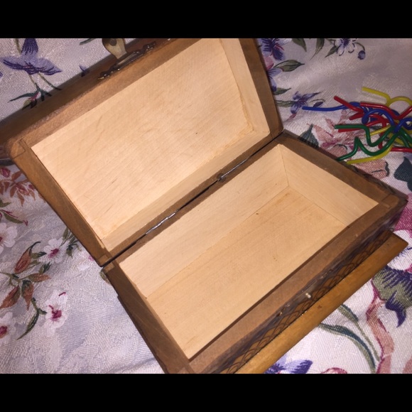 Vintage Footed Burn Carved Jewelry Box - Picture 7 of 8